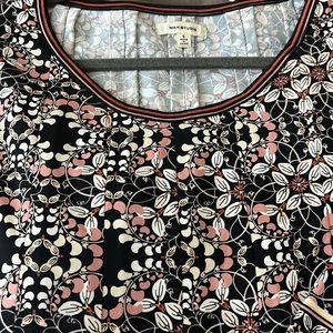 MAX STUDIO Size Small, 3/4 sleeve, knee-length floral print dress.